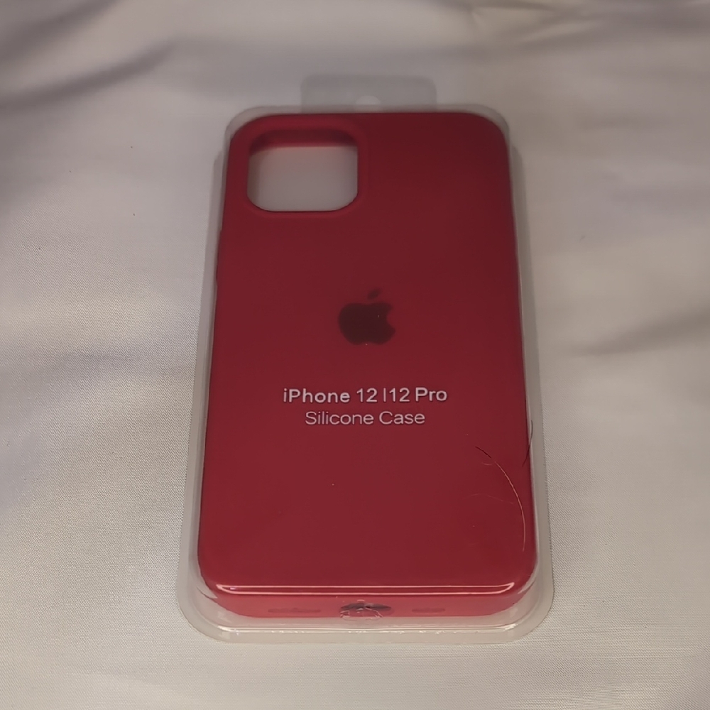 Apple iPhone 12/12 Pro Silicone Case - Crimson